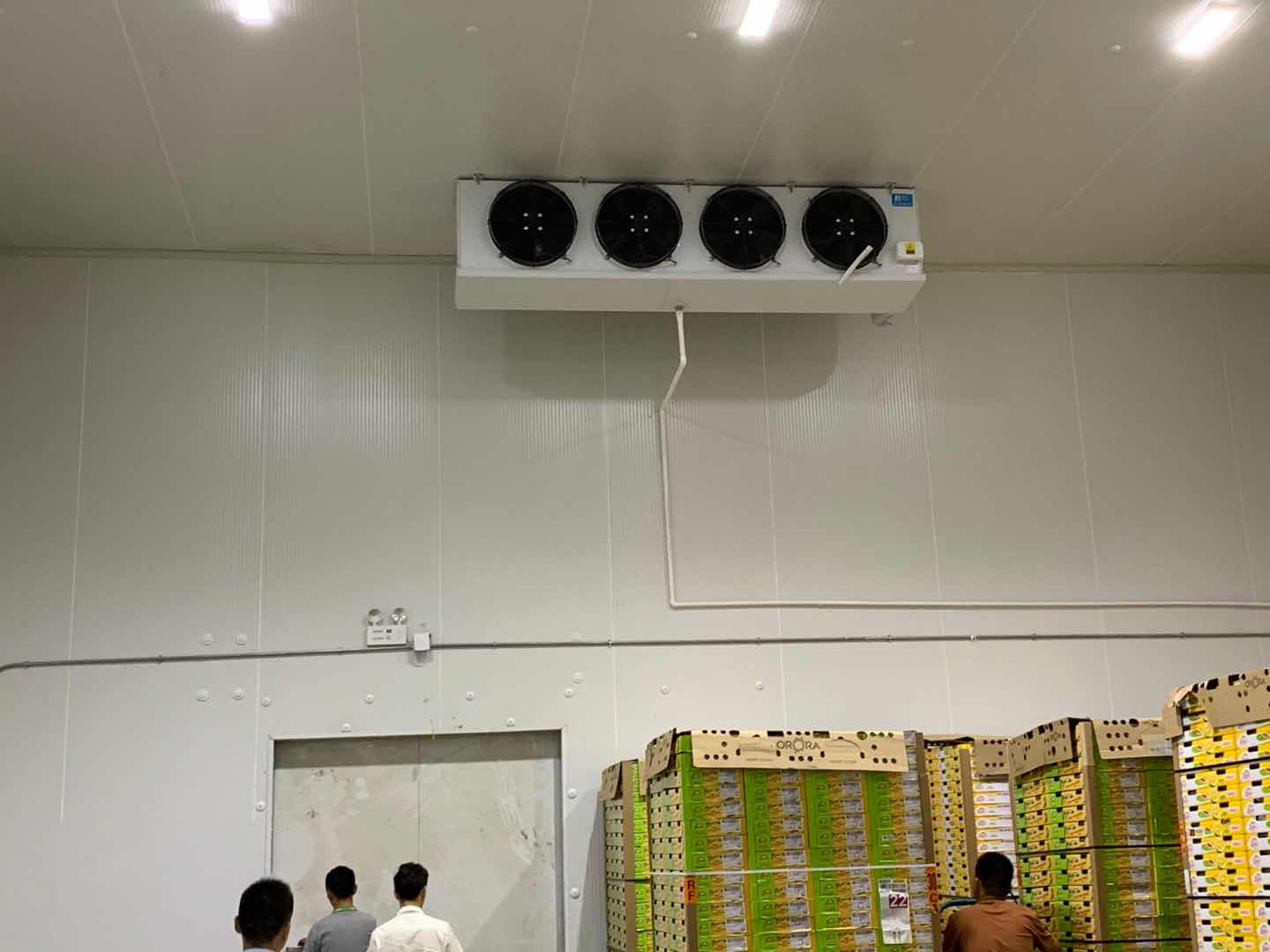 冷庫配置風(fēng)機(jī).jpg 冷庫配置風(fēng)機(jī).jpg